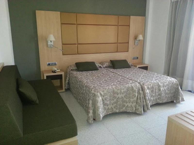 Talayot Hotel Cala'N Blanes  Buitenkant foto
