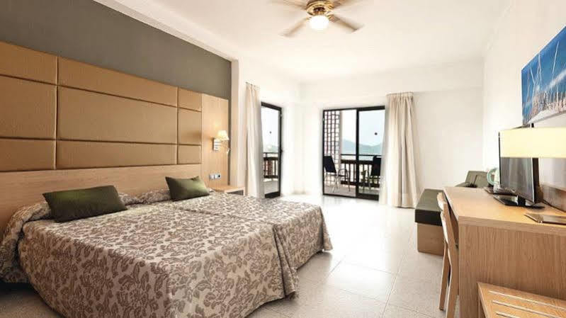 Talayot Hotel Cala'N Blanes  Buitenkant foto